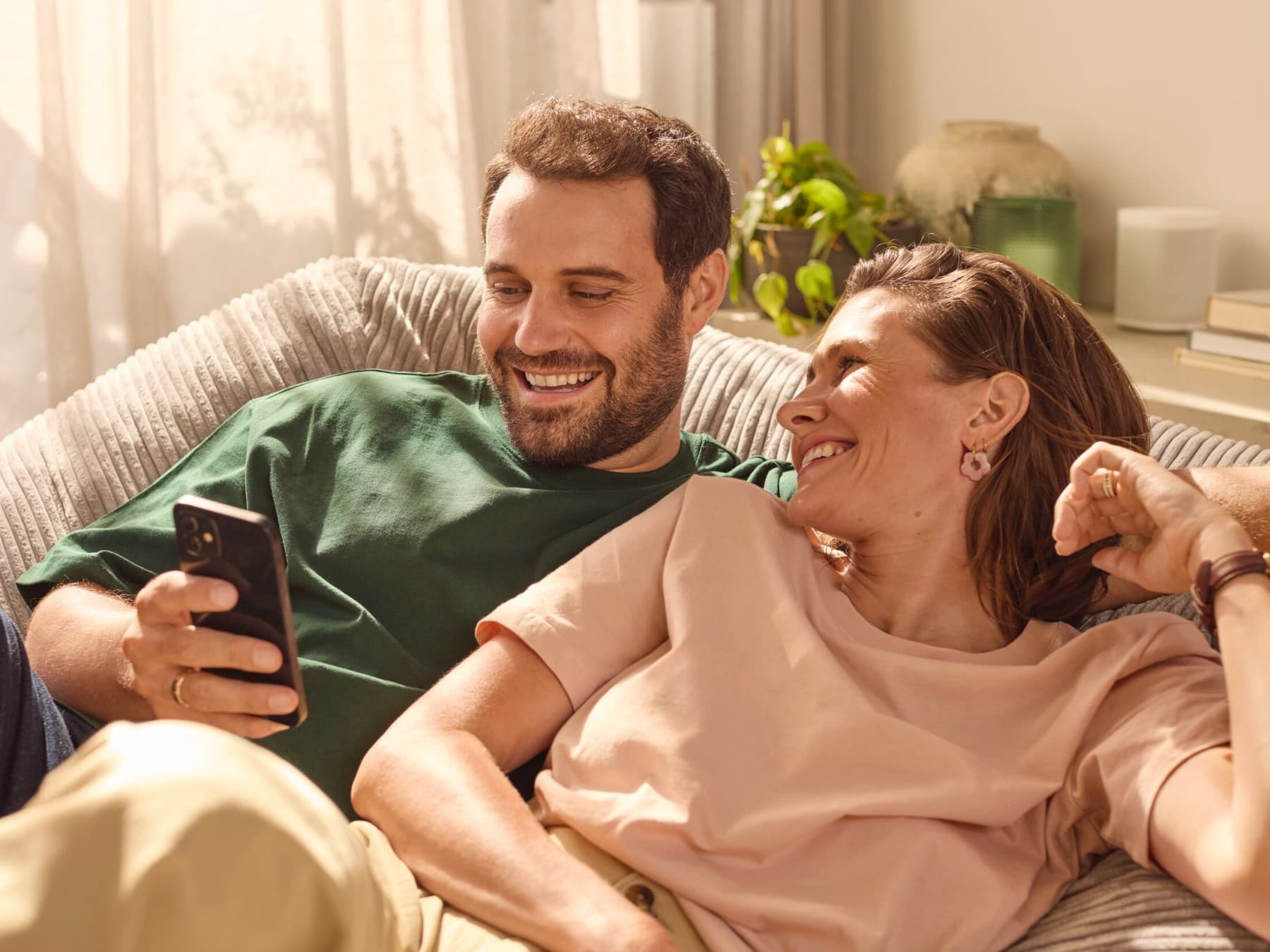 Mann mit einem Smartphone
